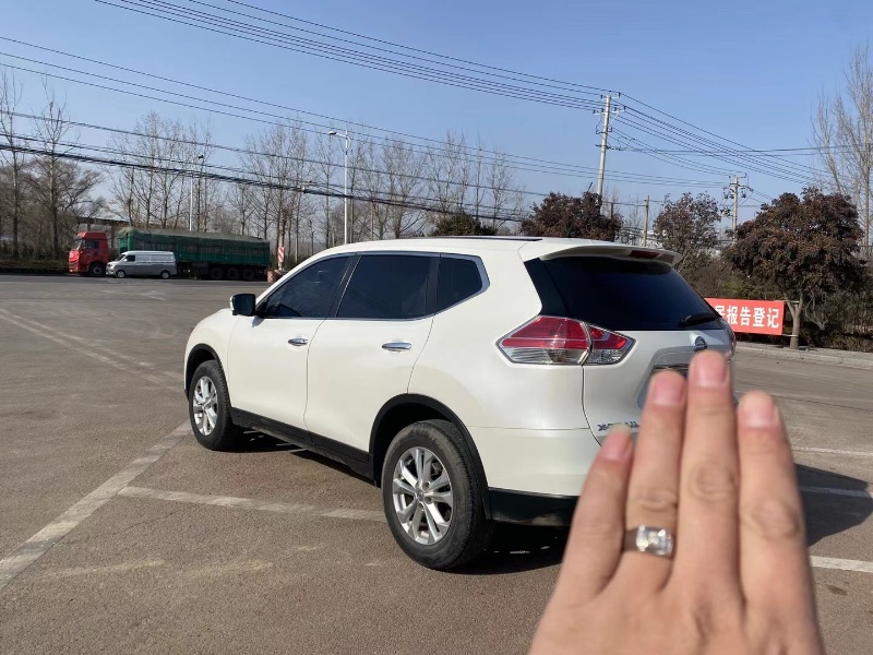 济南16年日产奇骏4