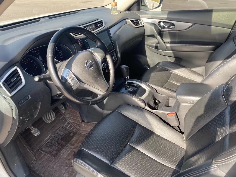 济南16年日产奇骏6