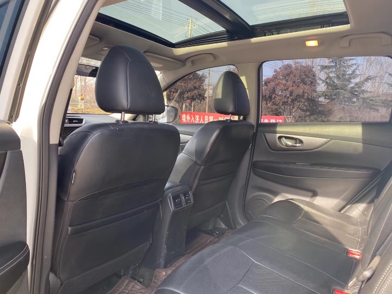 济南16年日产奇骏7