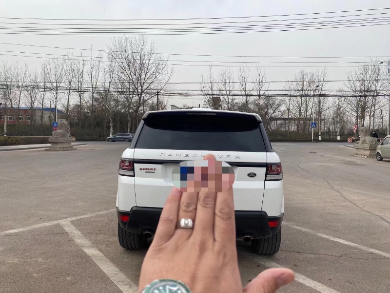 济南16年路虎揽胜运动9