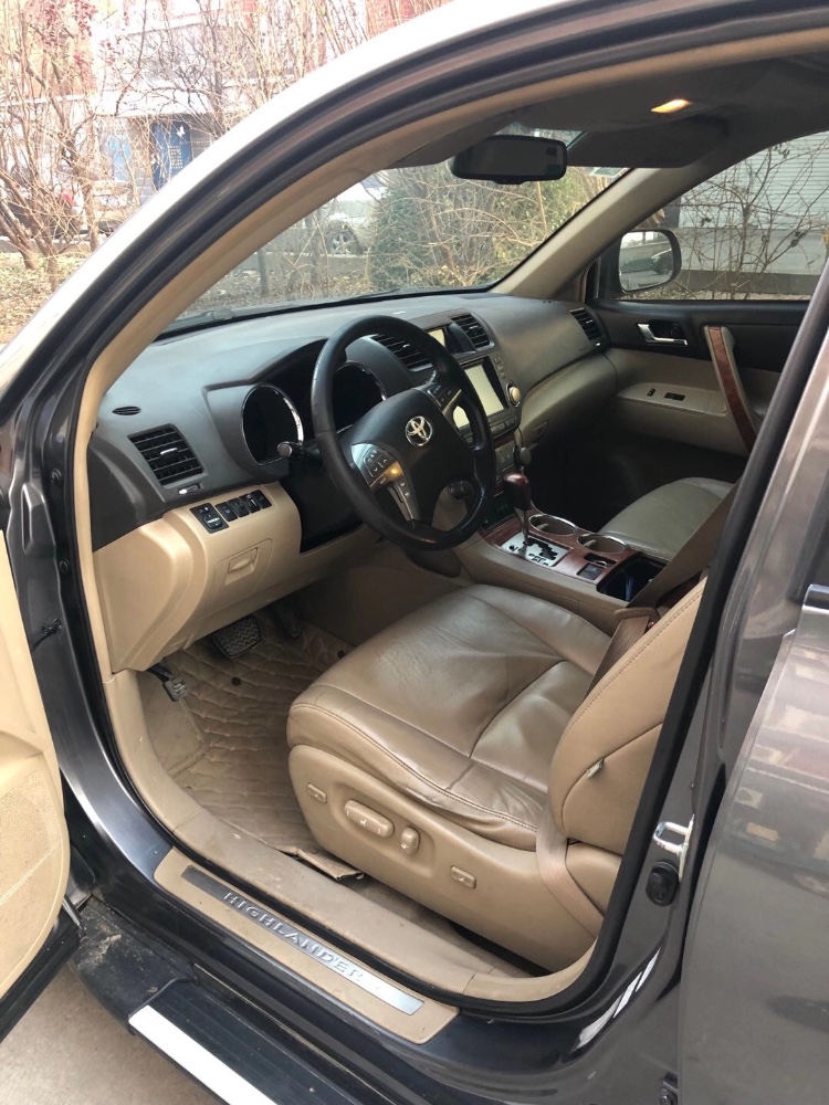 济南10年丰田汉兰达4