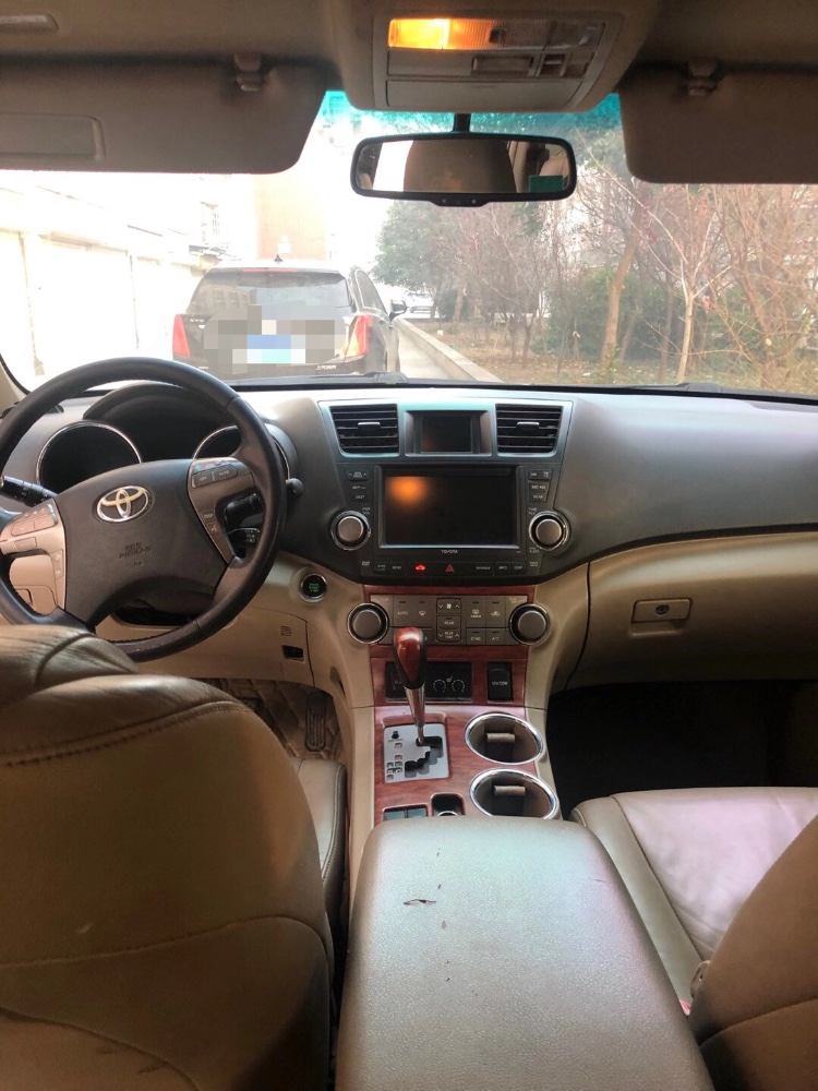 济南10年丰田汉兰达2