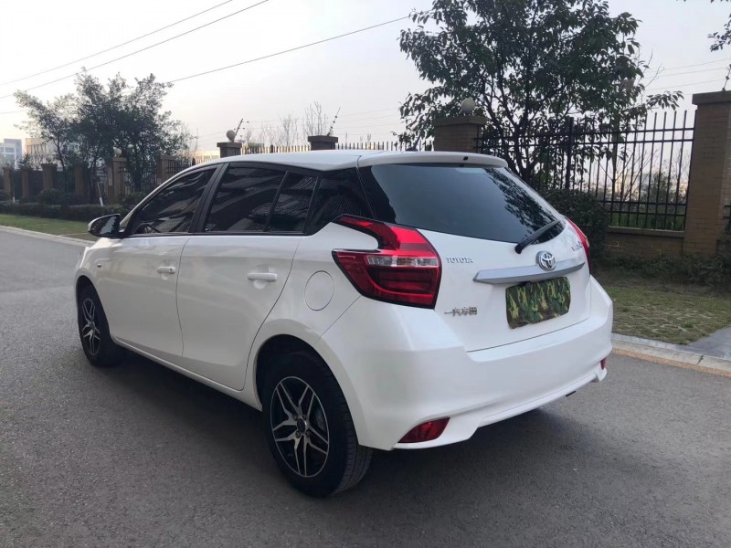 德阳17年丰田威驰8