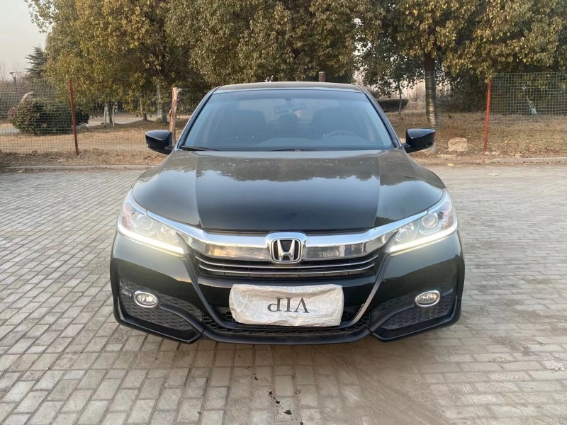 徐州16年本田雅阁1