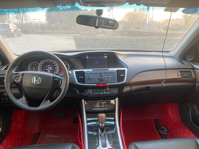 徐州16年本田雅阁8