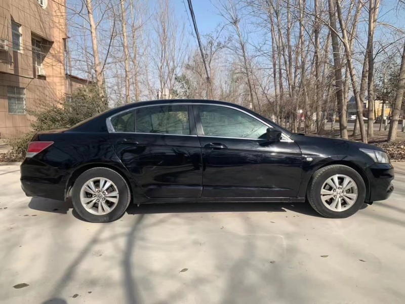 济宁12年本田雅阁3