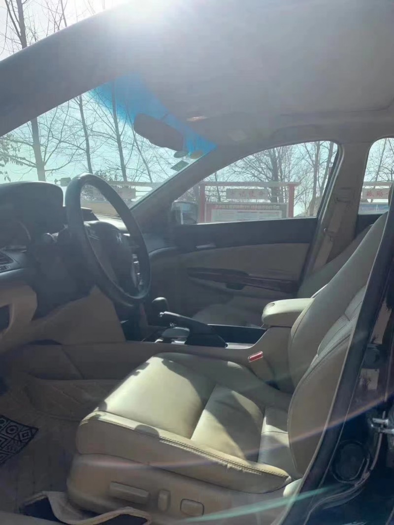 济宁12年本田雅阁4