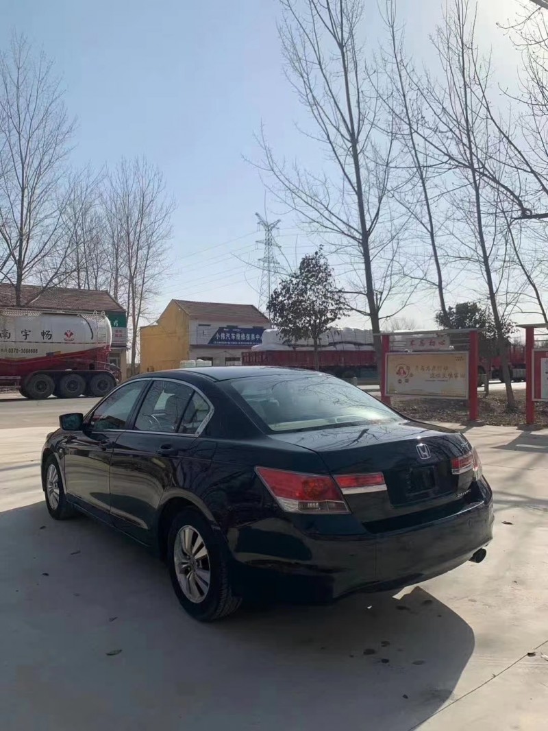 济宁12年本田雅阁5