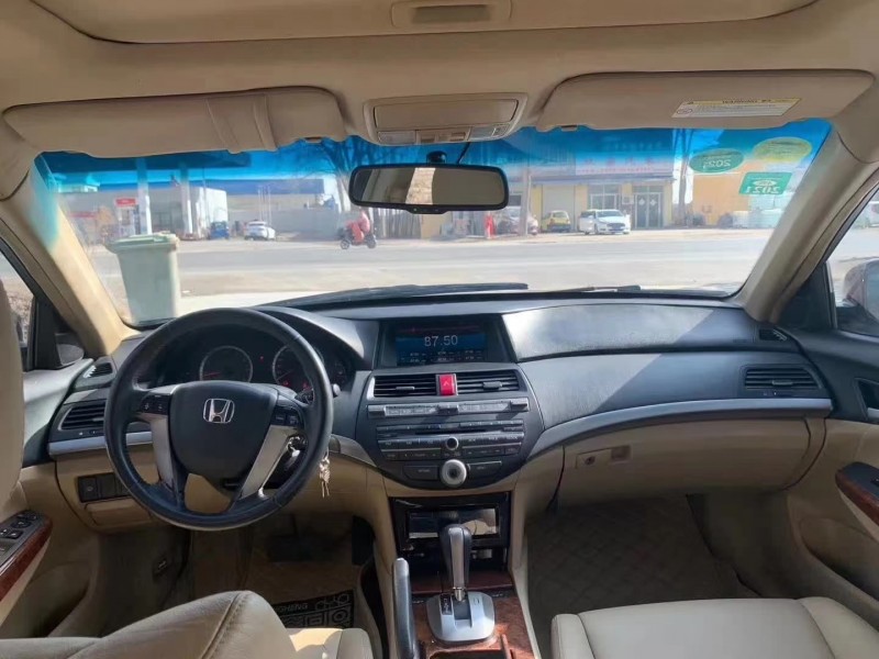 济宁12年本田雅阁7