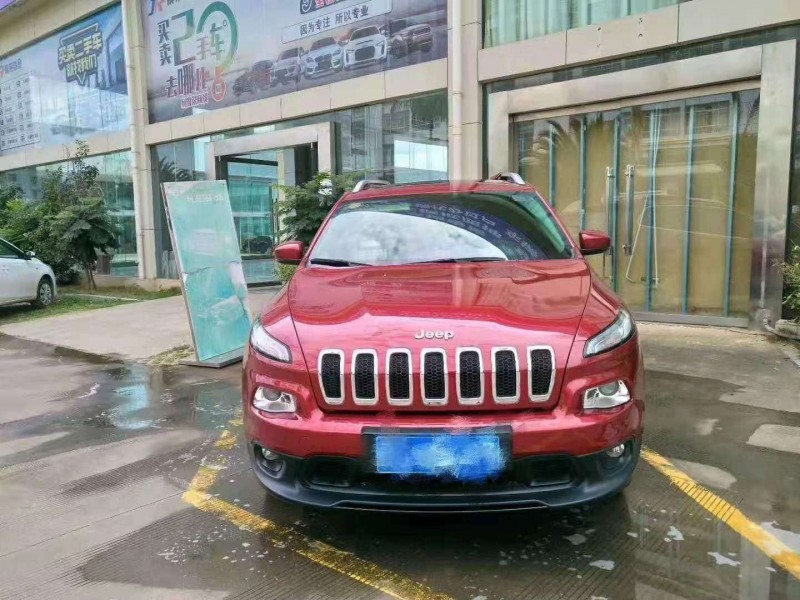 六盤水17年Jeep自由光1