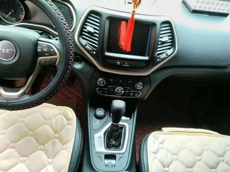 六盤水17年Jeep自由光2