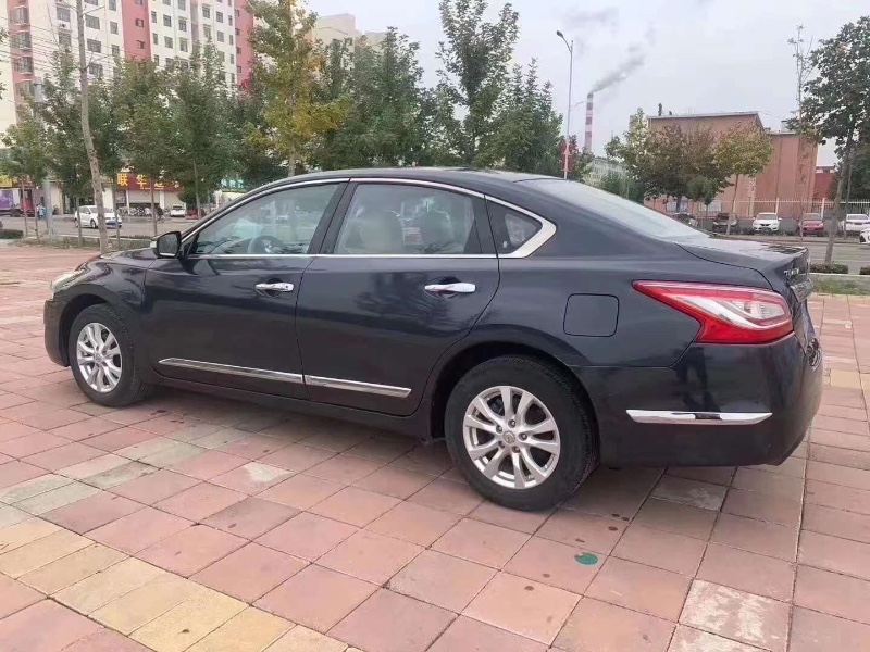 济宁13年日产天籁4