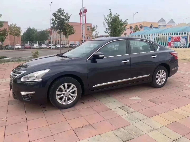 济宁13年日产天籁5