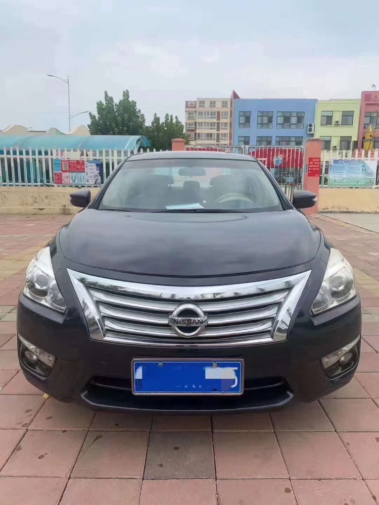 济宁13年日产天籁1