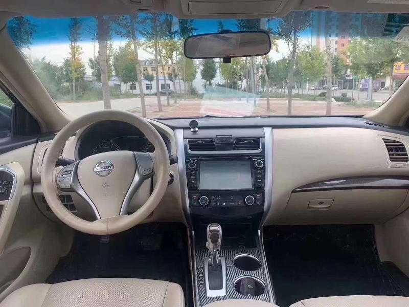 济宁13年日产天籁6