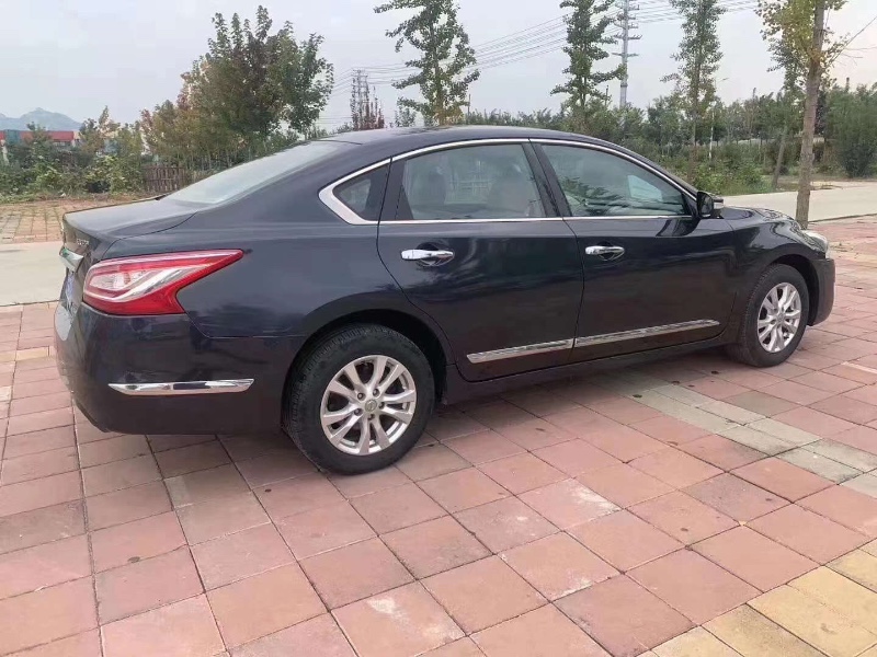 济宁13年日产天籁2