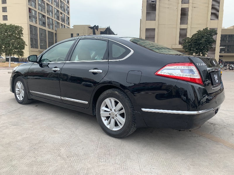 广州11年日产天籁3