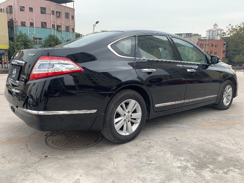 广州11年日产天籁2