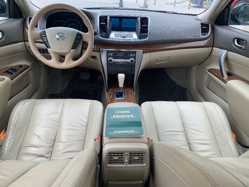 广州11年日产天籁5