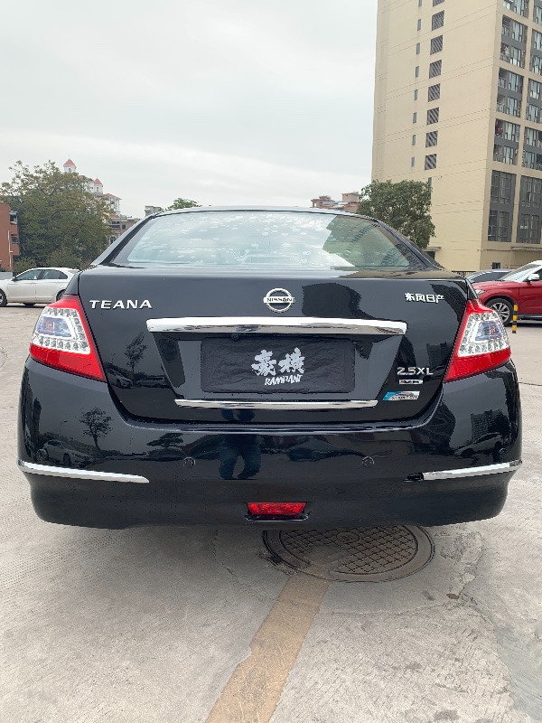 广州11年日产天籁1