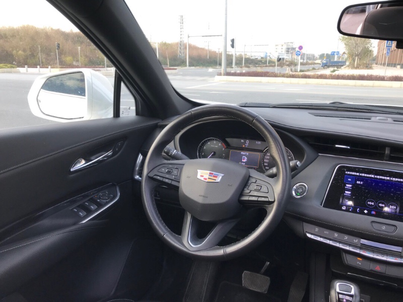 广州19年凯迪拉克XT41