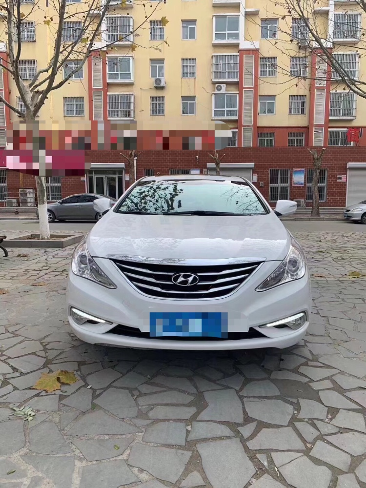 济南16年现代索纳塔八1