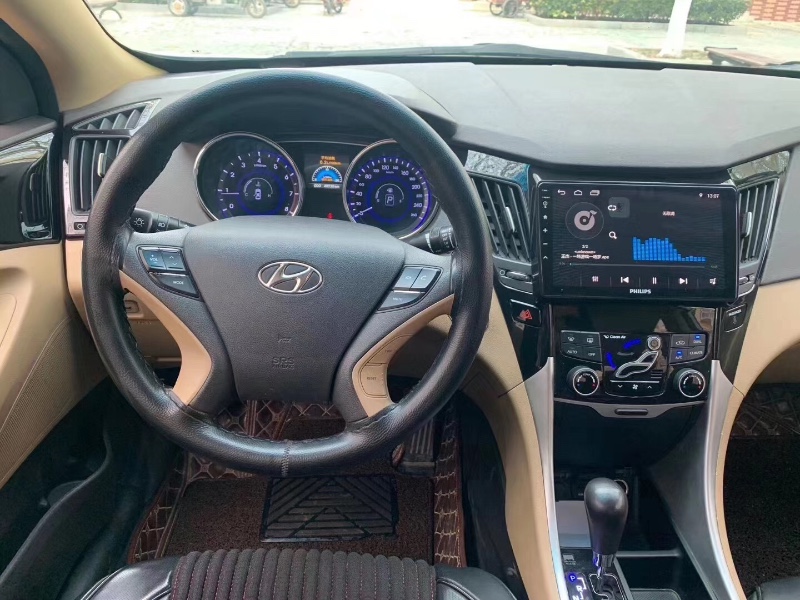 济南16年现代索纳塔八6