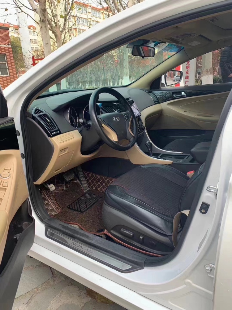 济南16年现代索纳塔八4