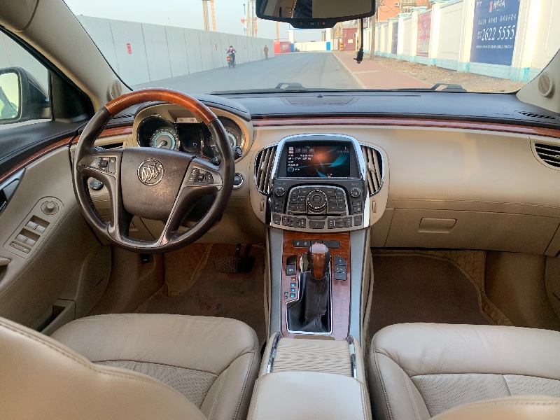 天津10年别克君越2