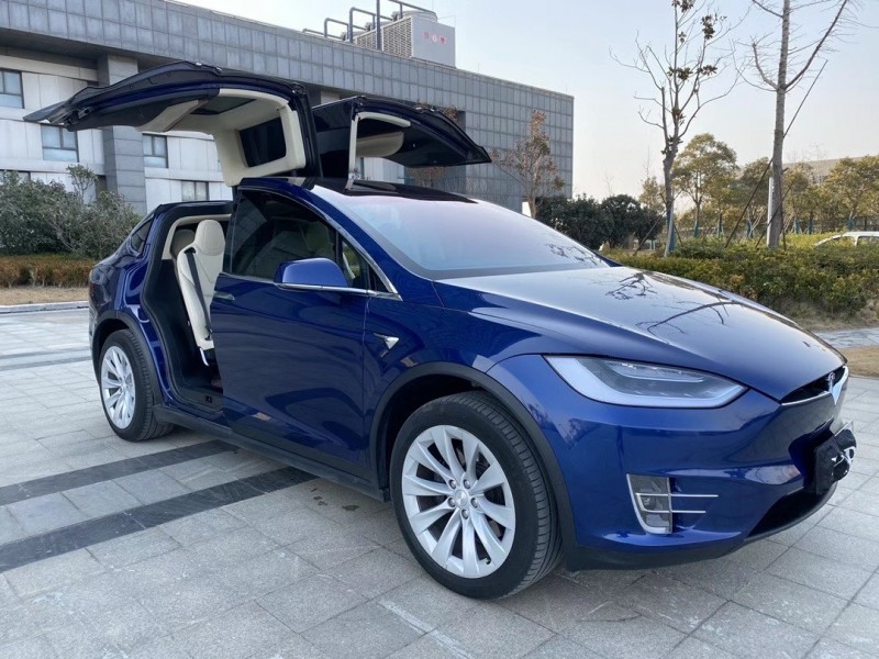 鹽城18年特斯拉MODEL X8