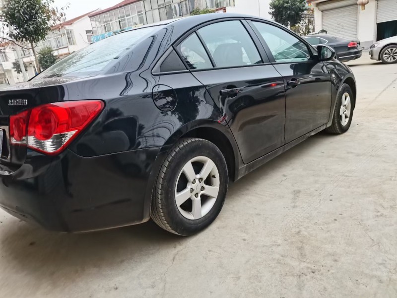 北京13年雪佛兰科鲁兹5