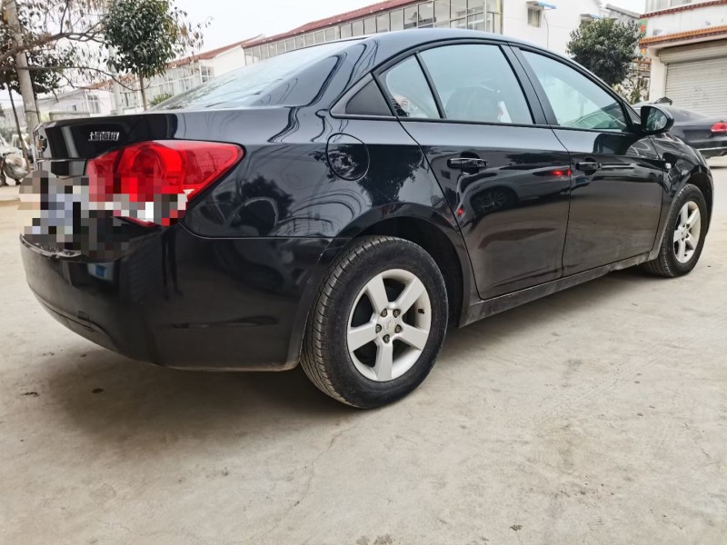 北京13年雪佛兰科鲁兹8