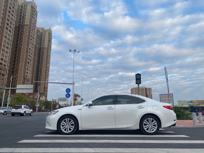 广州14年雷克萨斯ES7
