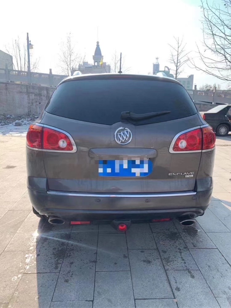 青岛11年别克昂科雷1