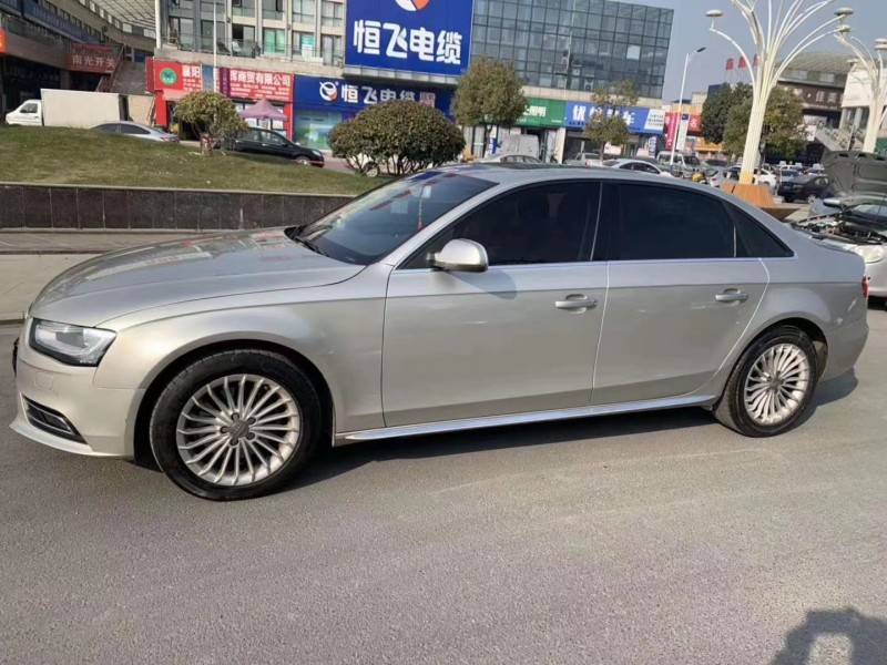 北京16年奧迪A4L7