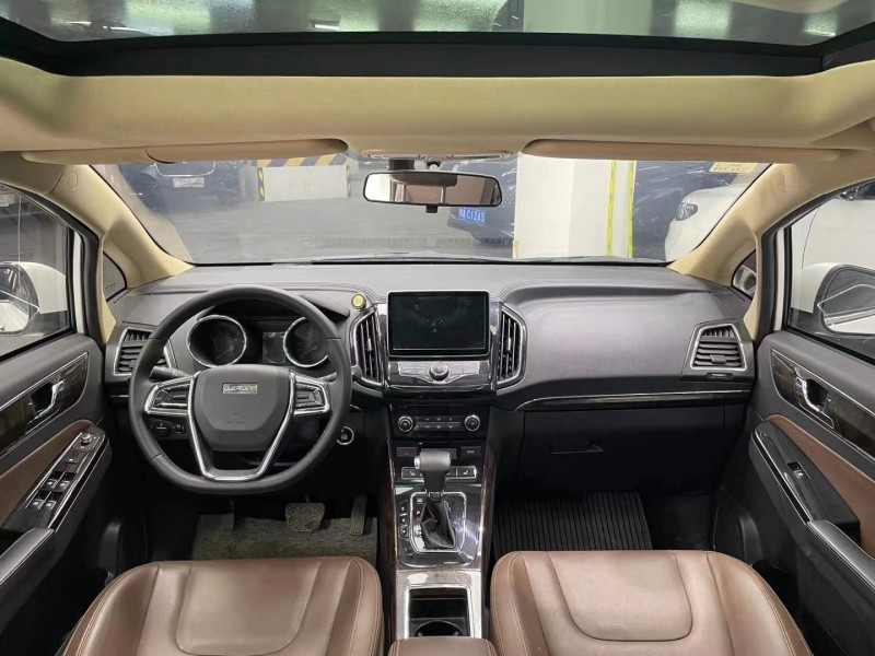 成都18年力帆汽车轩朗6