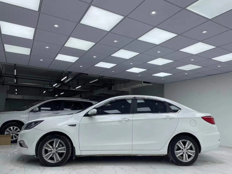 成都17年长安汽车逸动3