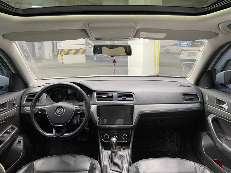 成都16年大众朗逸6