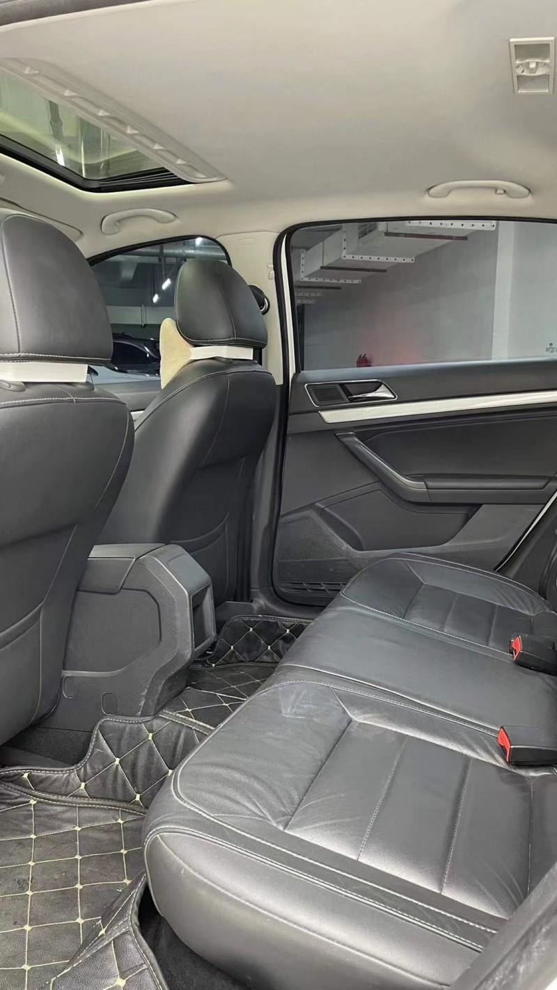 成都16年大众朗逸8