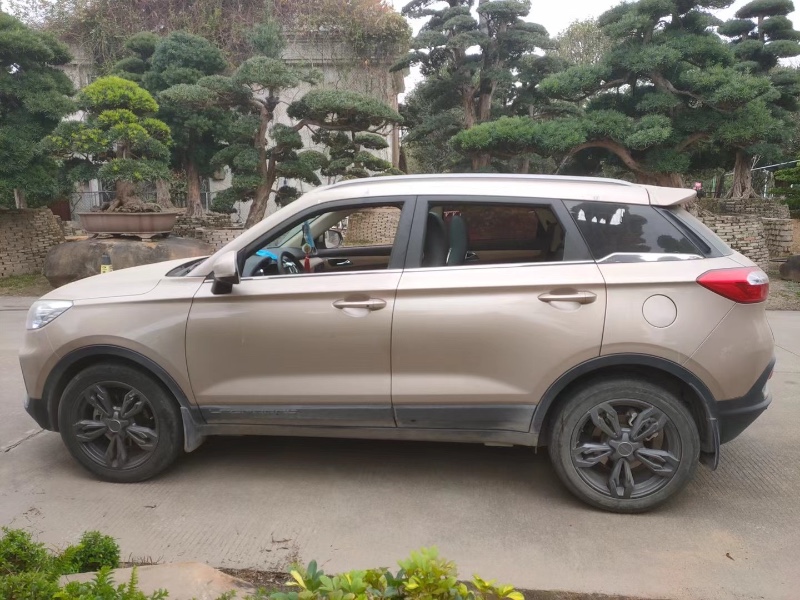 中山19年獵豹汽車CS92