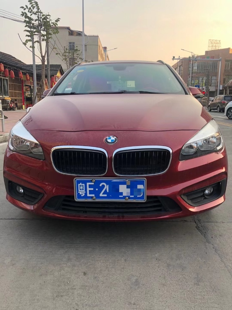 中山15年宝马2系旅行车1