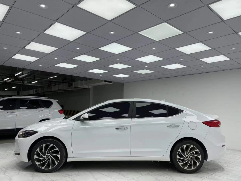 成都20年现代领动3