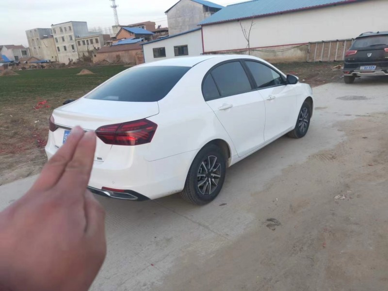 郑州19年吉利帝豪8