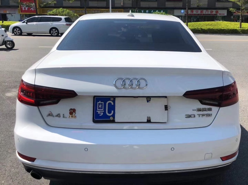广州18年奥迪A4L1