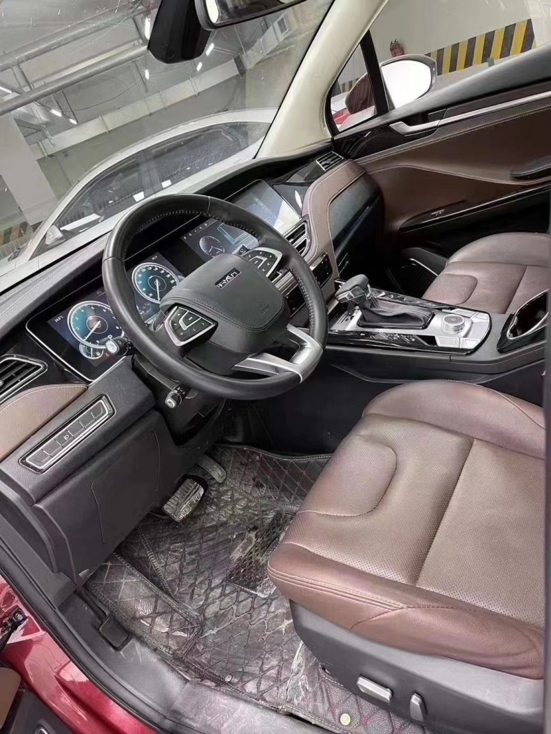 成都18年君马汽车S704