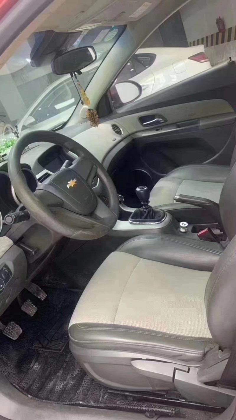 成都14年雪佛兰科鲁兹5