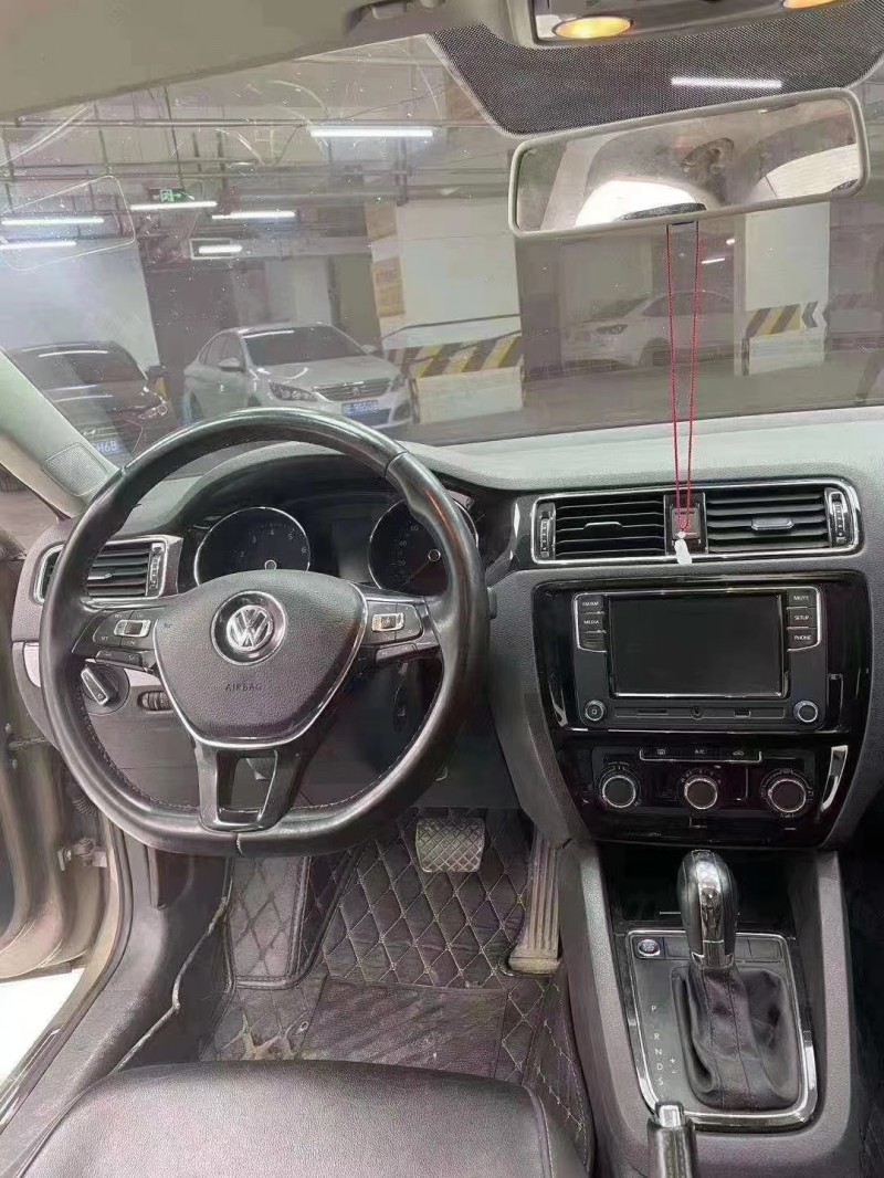 成都17年大众速腾6