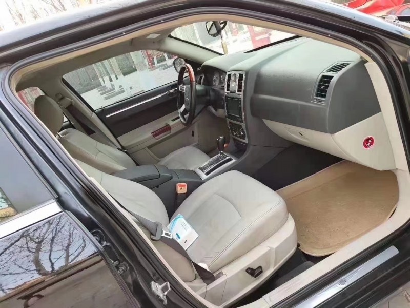 聊城09年克莱斯勒300C7