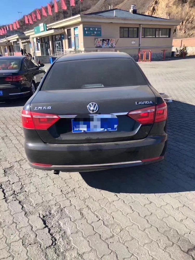 青岛17年大众朗逸5