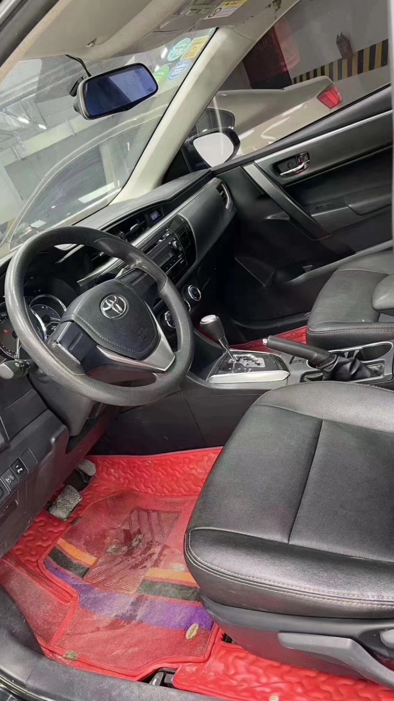 成都16年丰田雷凌4